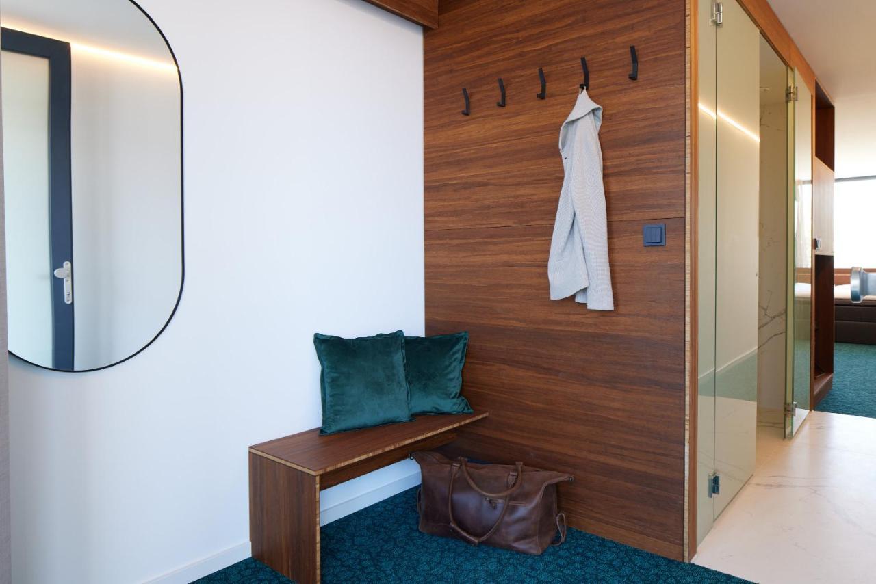 Tin Inn - Erkelenz - Das Hotel Aus Hochwertig Ausgebauten Ueberseecontainern Zewnętrze zdjęcie